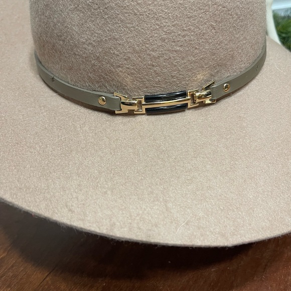 House Of Harlow 1960 100% Wool beige Floppy Hat Gold Buckle main image 4